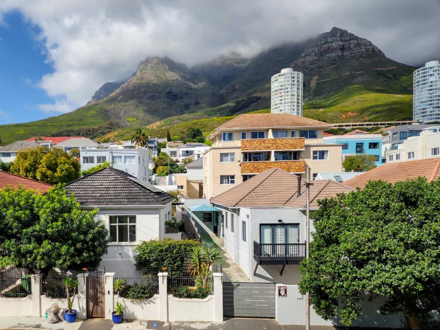 2 Bedroom Property for Sale in Vredehoek Western Cape